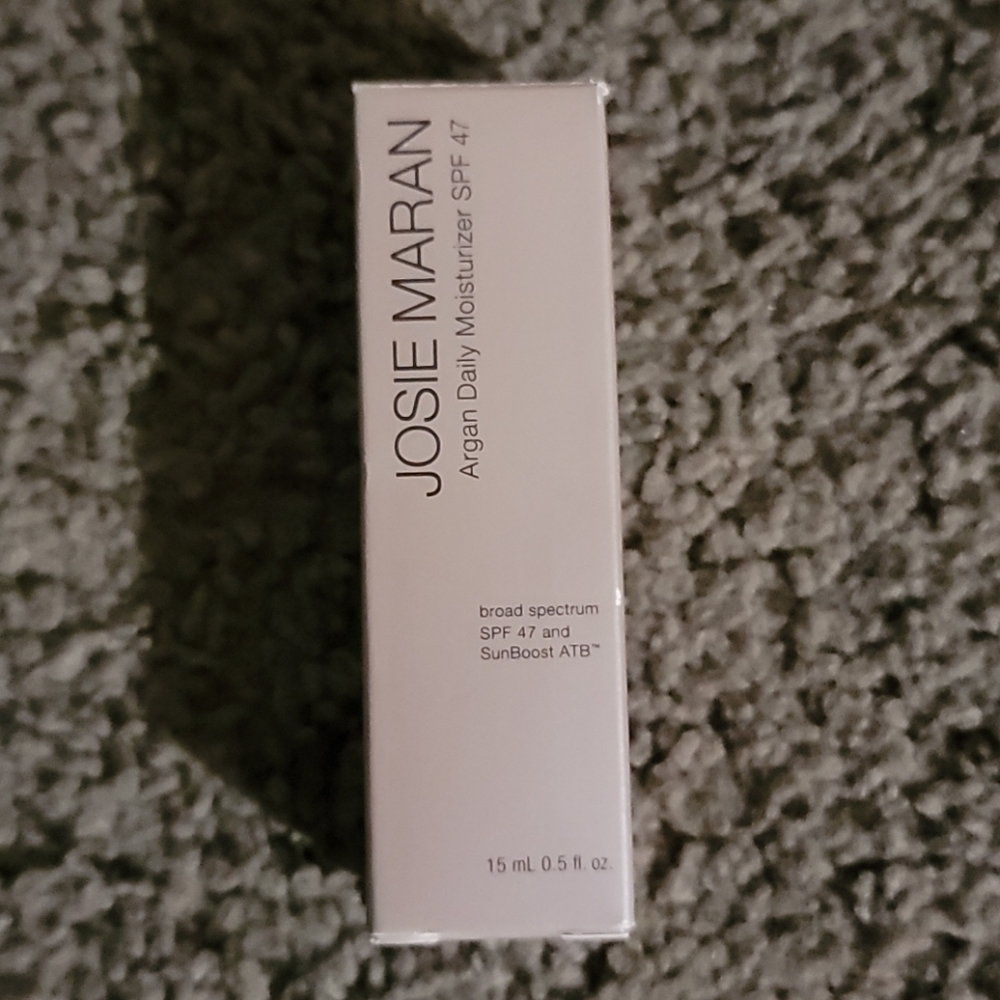 Josie Maran Argan daily moisturizer spf 47